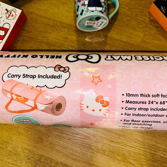 Hello kitty bundle - Picture 3 of 3